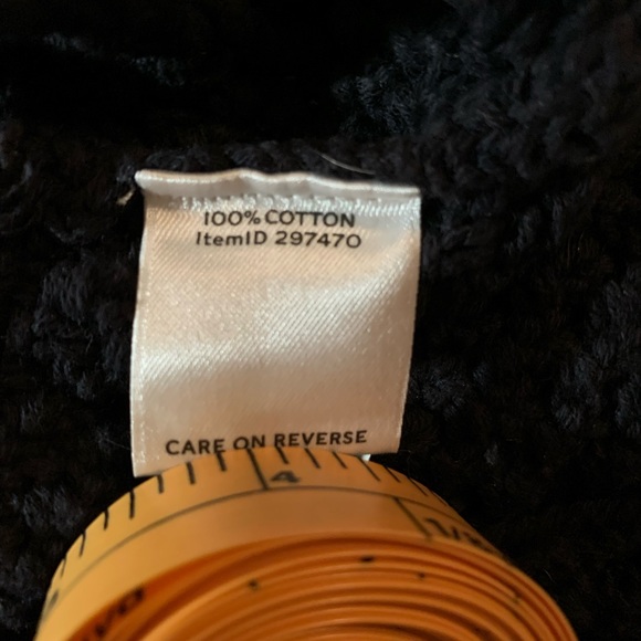 LL Bean signature sweater - Picture 6 of 9